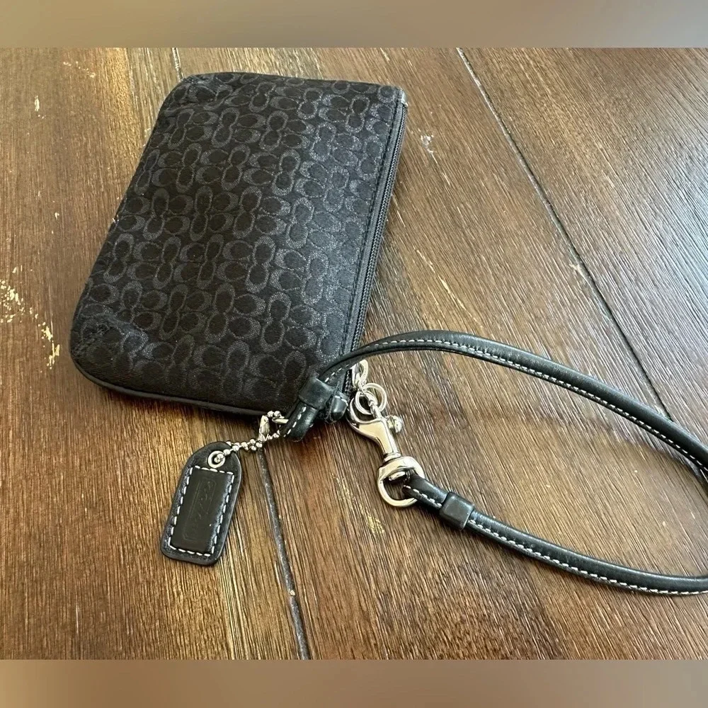 Coach signature logo wrislet